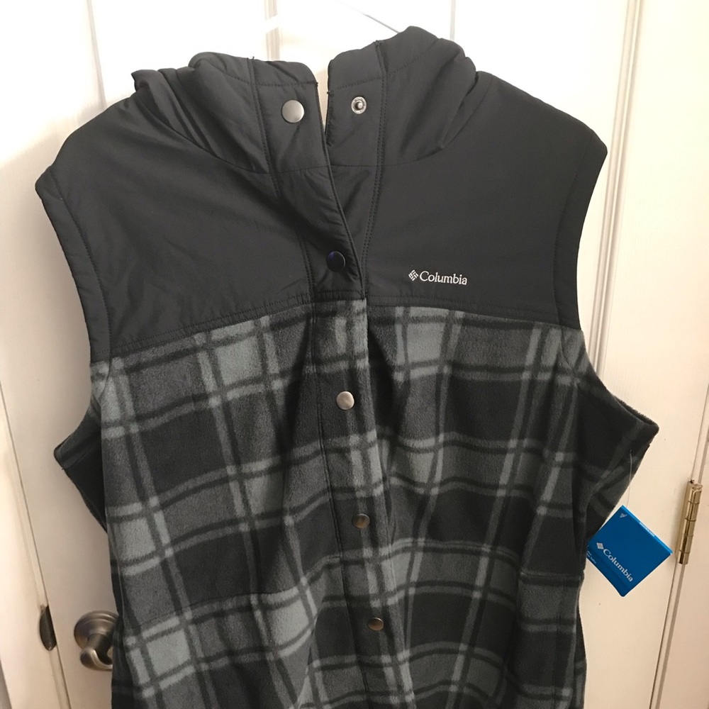 Women’s Columbia hooded vest 2XL